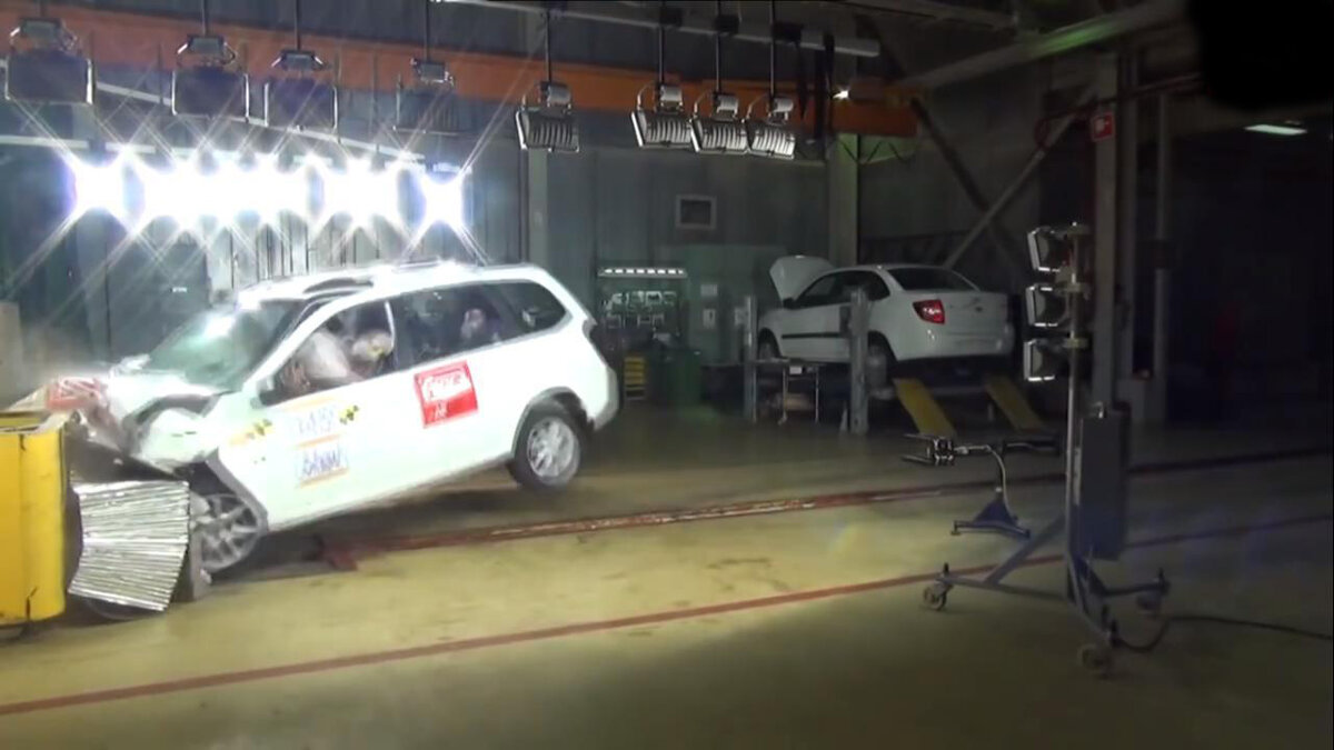 Краш тест лады калины скорость 60км/ч