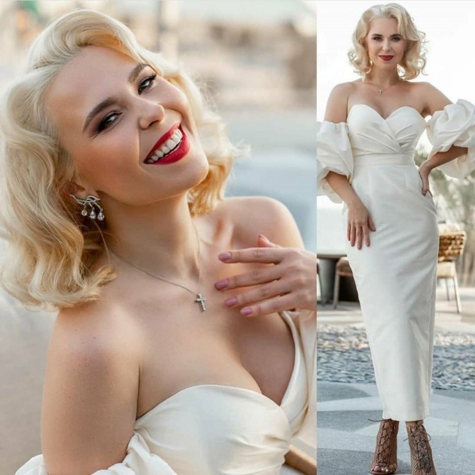 Певица русских народных песен Пелагея в образе Мэрилин Монро