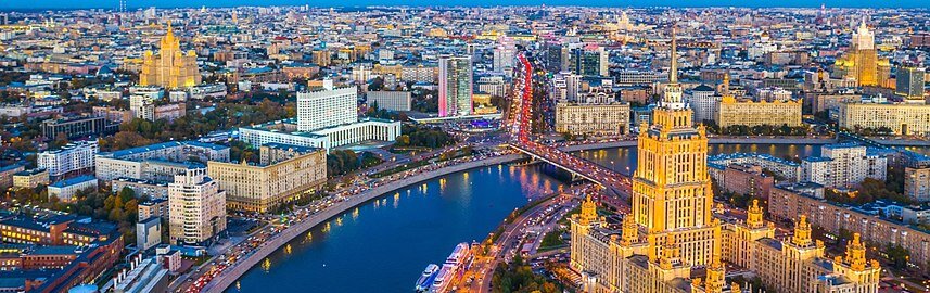 https://upload.wikimedia.org/wikipedia/commons/thumb/d/db/View_of_Moscow1.jpg/857px-View_of_Moscow1.jpg
