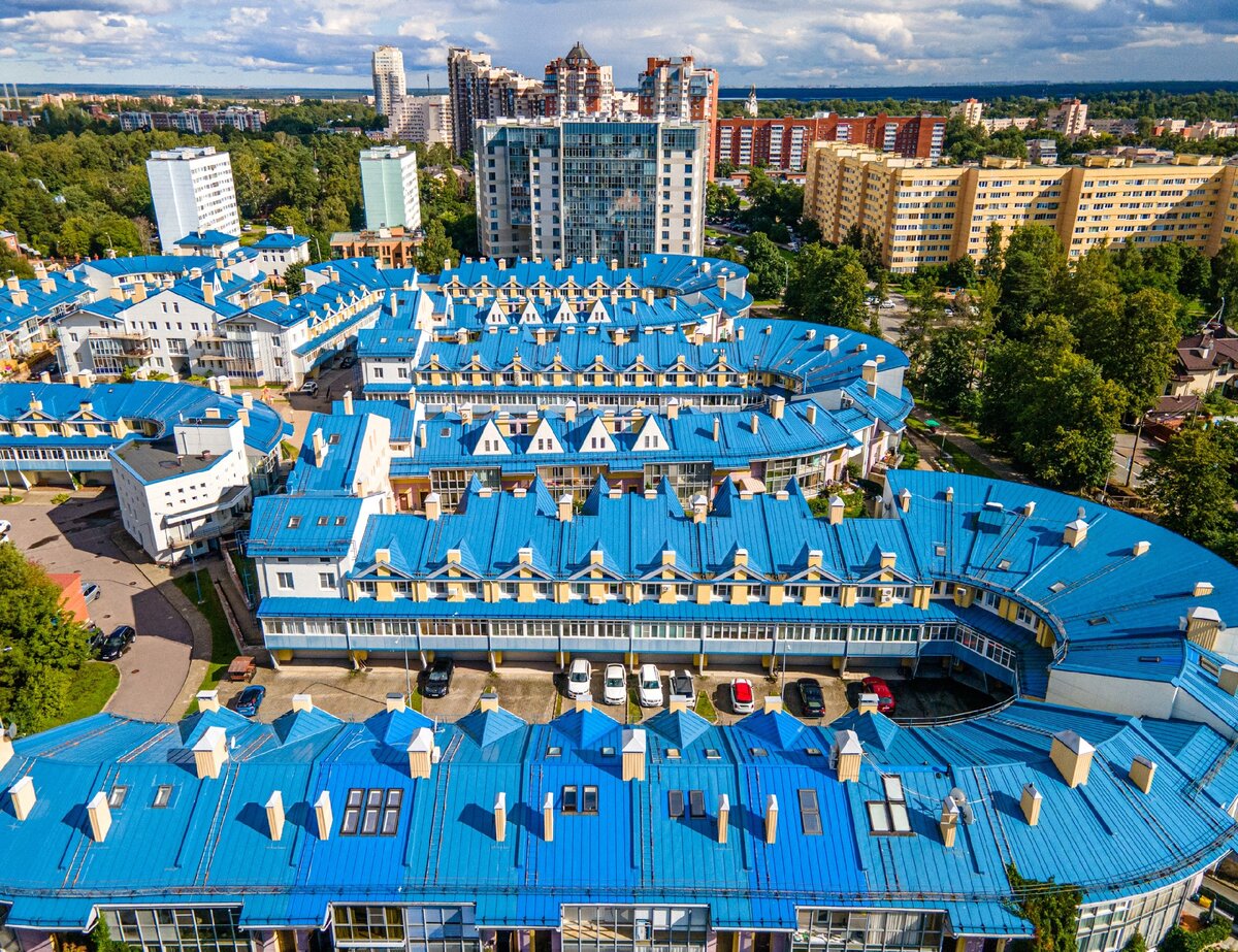 Странный ЖК в дорогущем районе Петербурга. Приехал в Сестрорецк и полетал  над ним. | Нетуристический путеводитель | Дзен