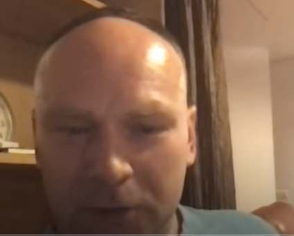 кадр из видео