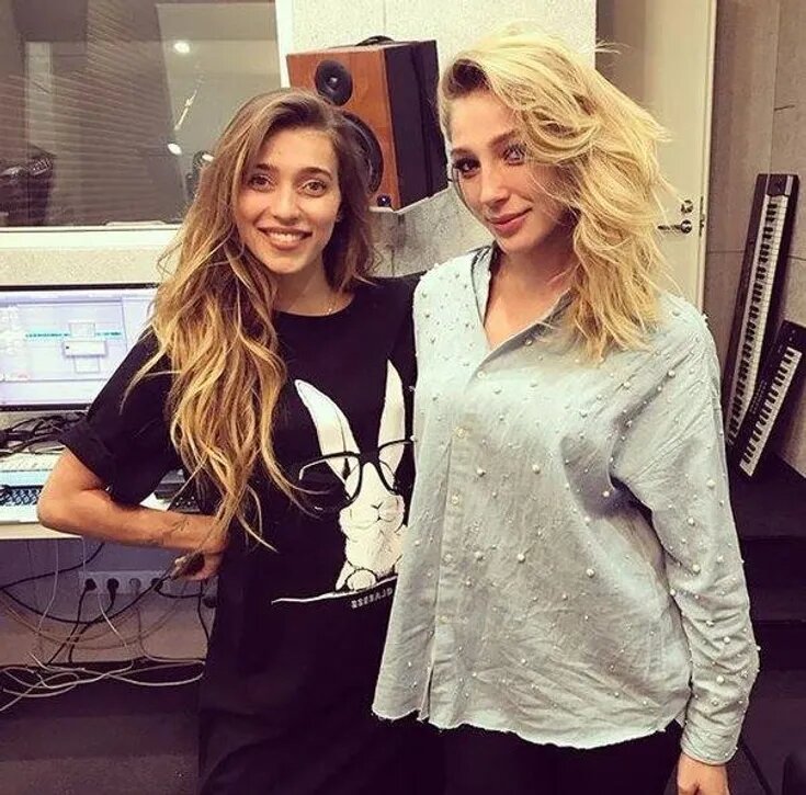 Регина Тодоренко и Настя Ивлеева. Фото из ask.fm: @Todorenko_official