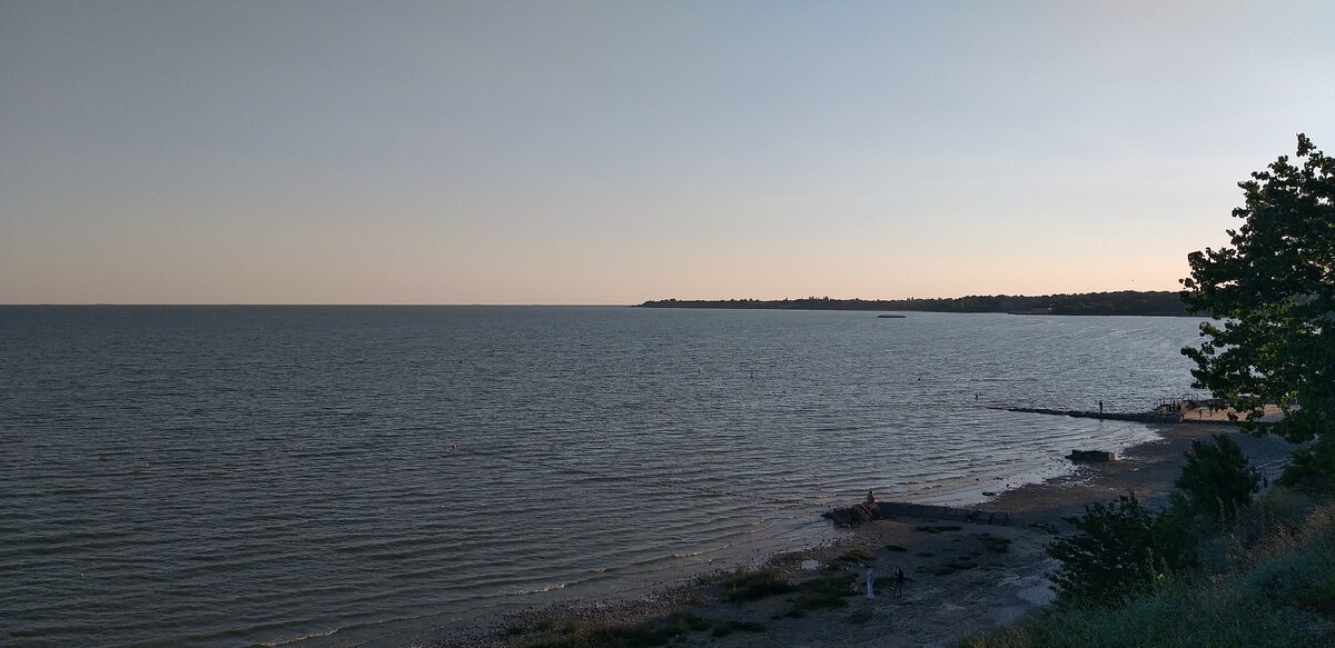 Теперь нет времени наслаждаться такими закатами...