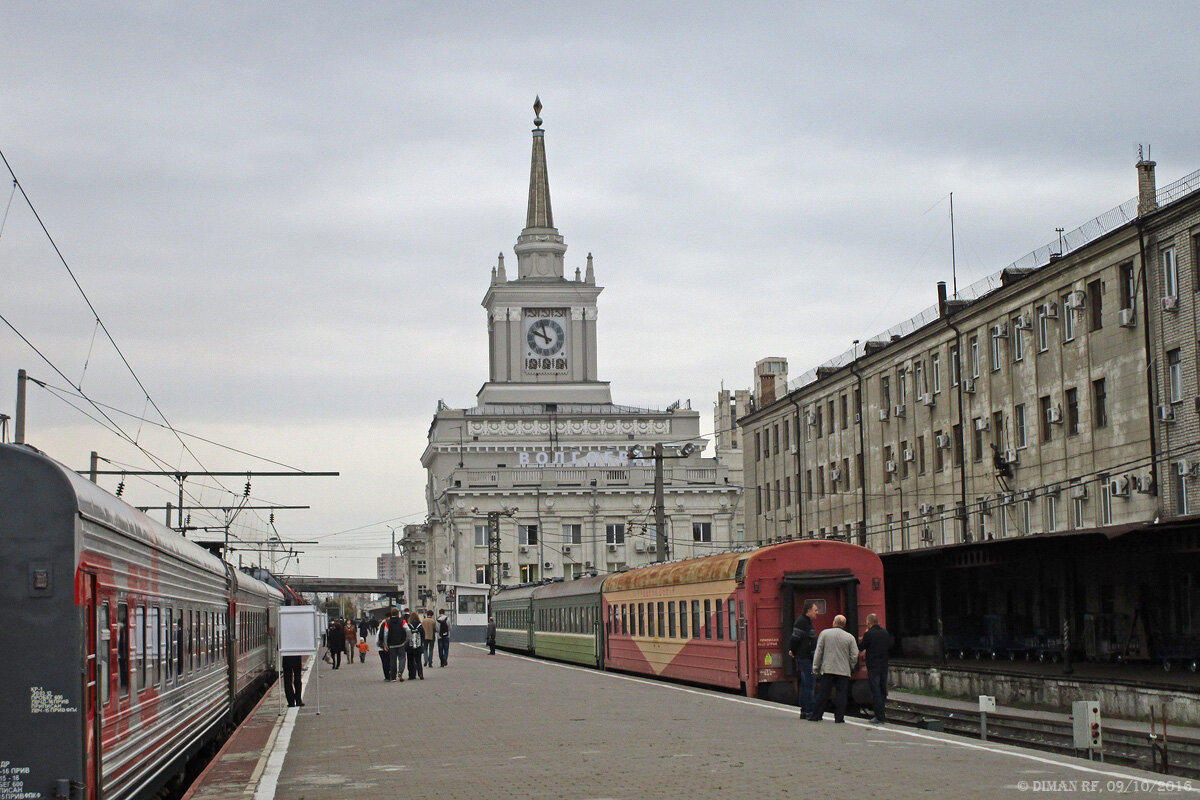 Москва волгоград жд. Волгоград grysowoi poesd. Станция Волгоград 1 летом. Вокзал Волгоград пути. Вокзал Волгоград Курский.