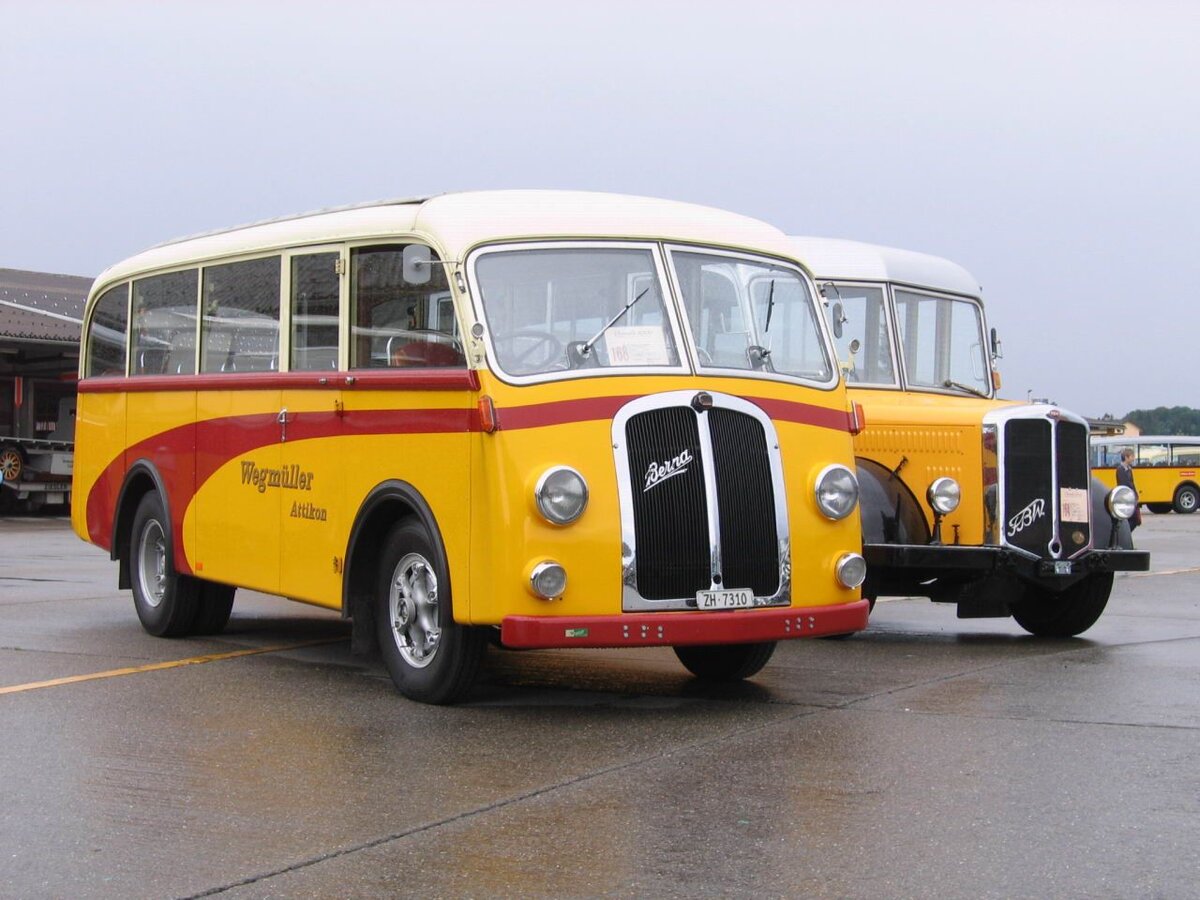 Винтажные почтовые автобусы марки Берна и ФБВ.