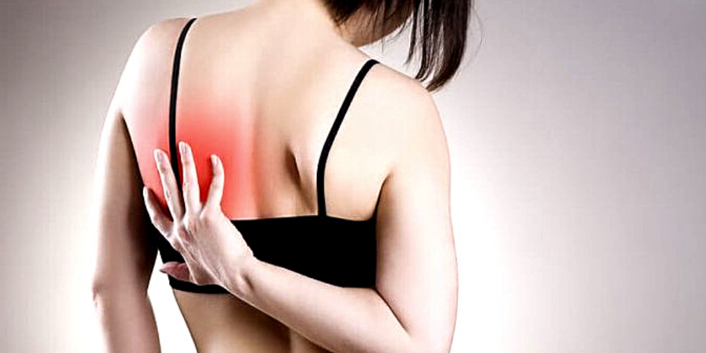 Боль в области лопатки.