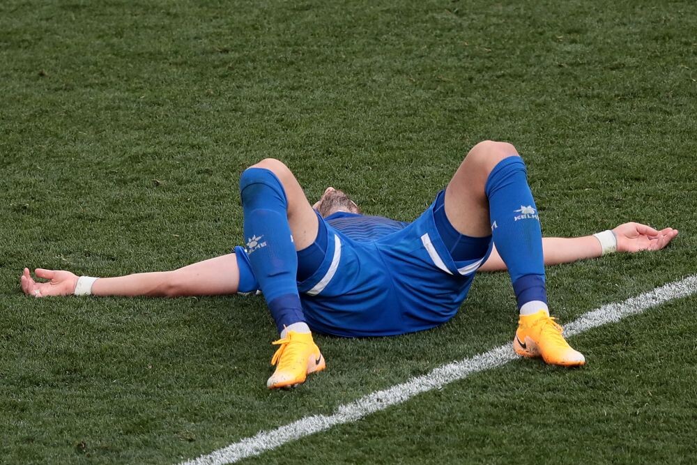 В связи с тем, что у 11 спортсменов «Ротора» ранее был обнаружен коронавирус, матч отменяется