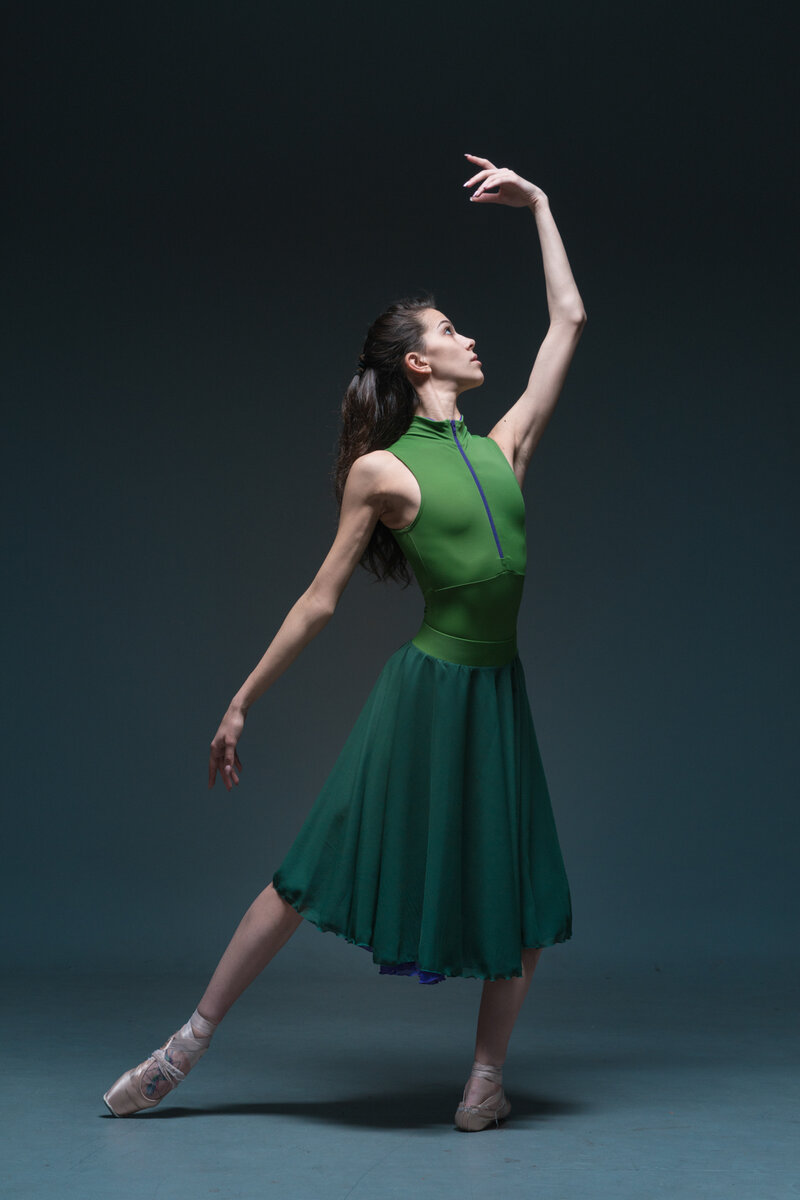 На Карине Аблаковой купальник и юбка из коллекции Zidans. Фотограф Алиса Тикстон.