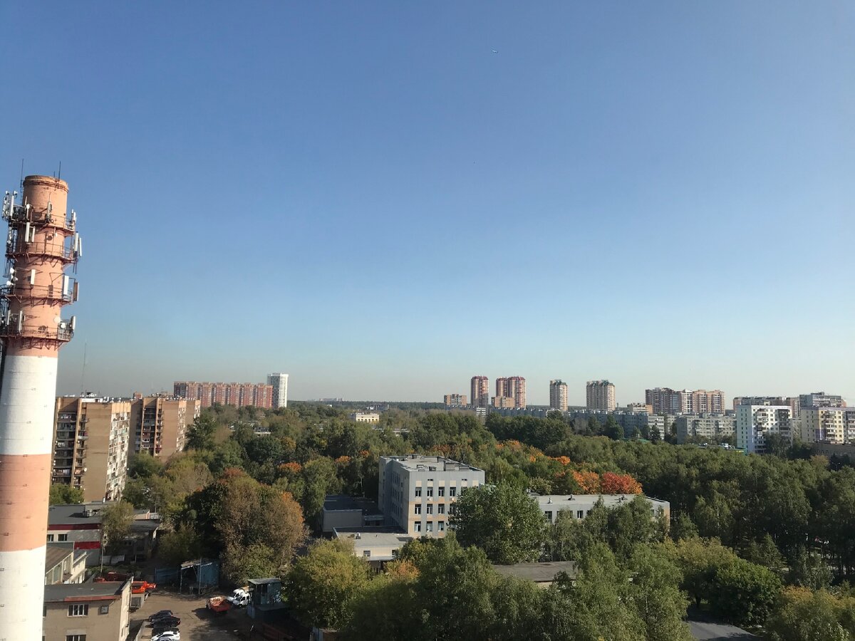 а это вид из того же окна. но если смотреть под другим углом. красота!