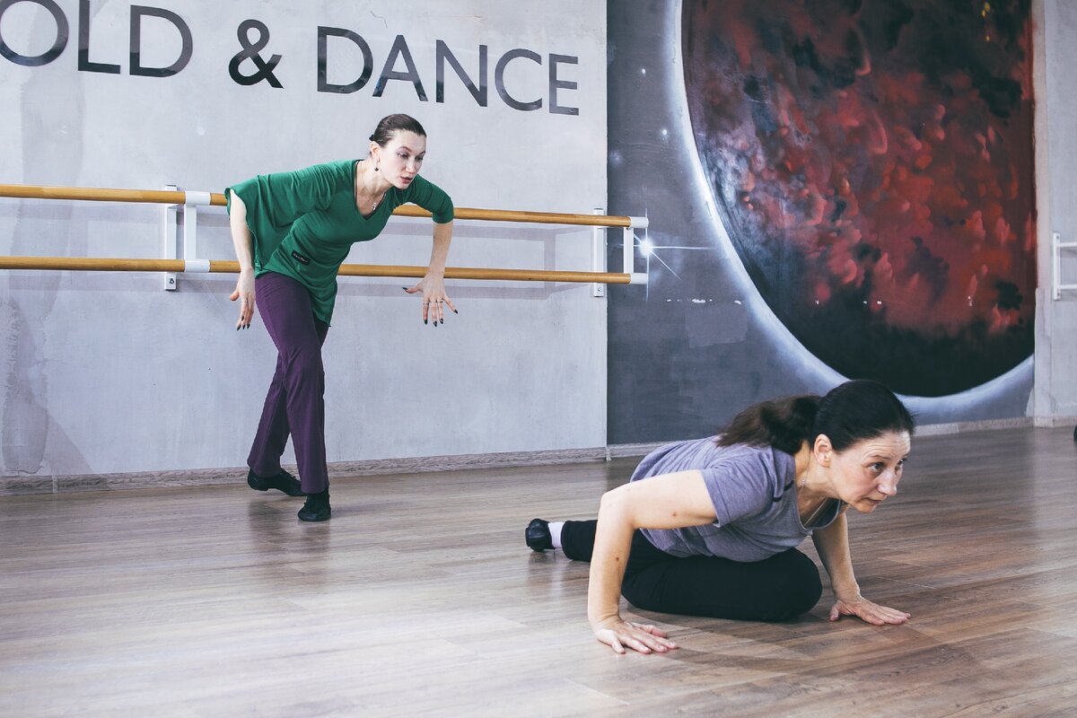 Хореограф Рената Белоусова преподаёт ОФП для взрослых