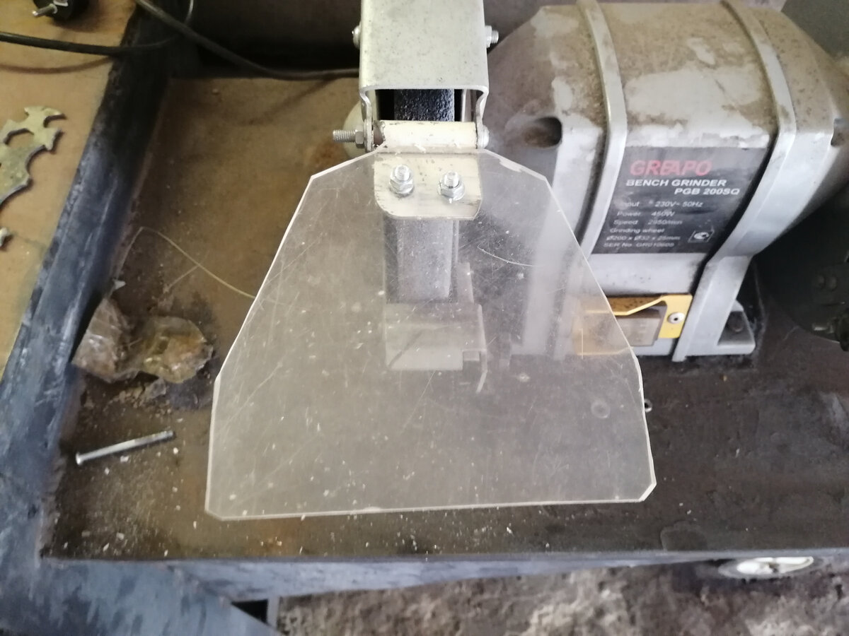 экран щитка защитного. как сделать защитный. ловчий пояс от муравьев для деревьев. респиратор 3м 8112. как сделать защитный.