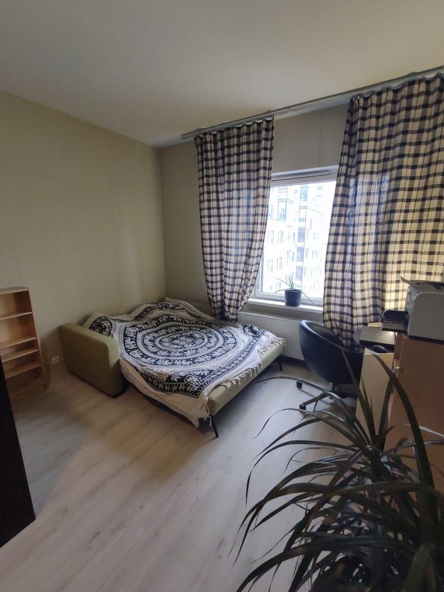 Фото делал уже перед сдачей квартиры.