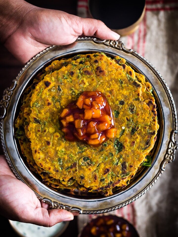 Тепла со свежими листьями шамбалы
