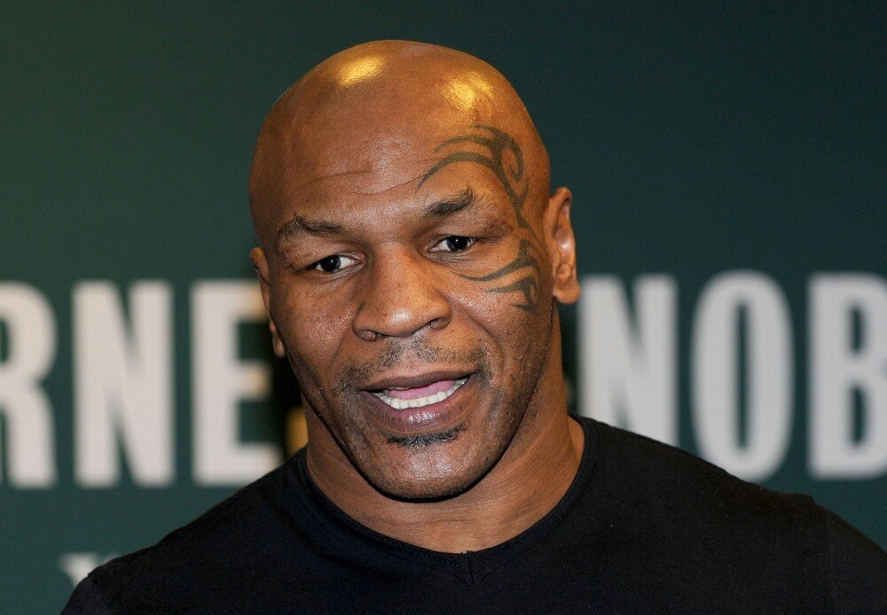 Источник: https://www4.pictures.zimbio.com/bg/Mike+Tyson+s+book+signing+BPDjprpmdghx.jpg