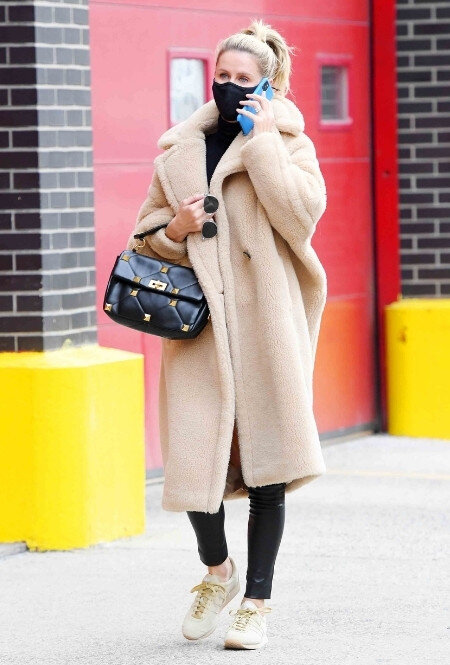 Как модно носить пальто, когда уже мороз, — самые стильные образы этого сезона