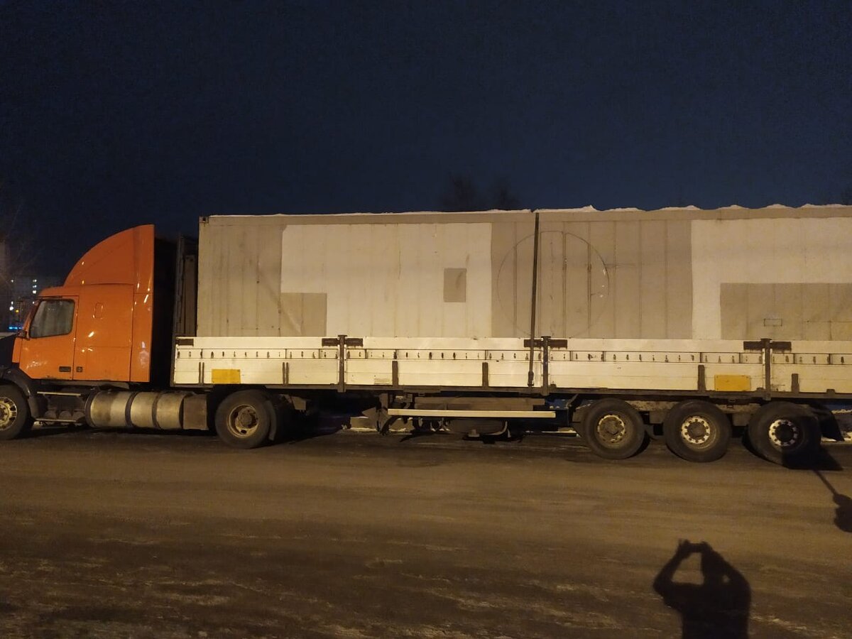 Оперативно перевезти крупногабаритный груз можно на бортовом автомобиле