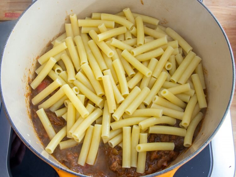 Рецепт пасты с говядиной и луком (Pasta alla Genovese)