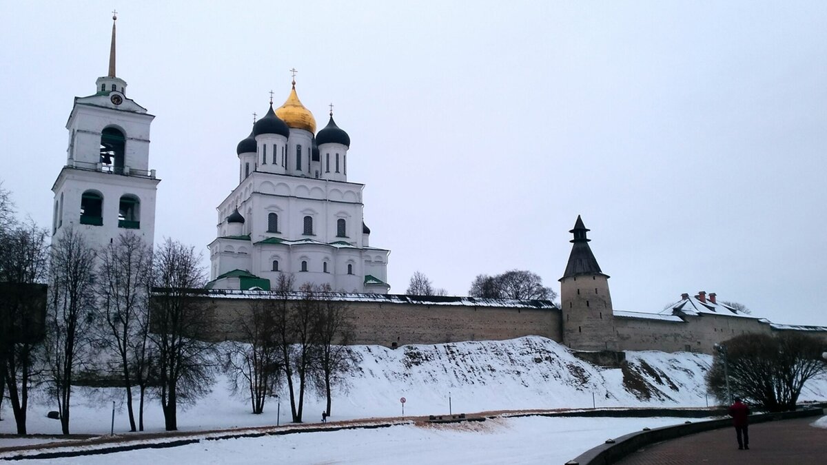 Псков. Что охраняют стены одного из древнейших городов России? | Марёшкины  истории | Дзен