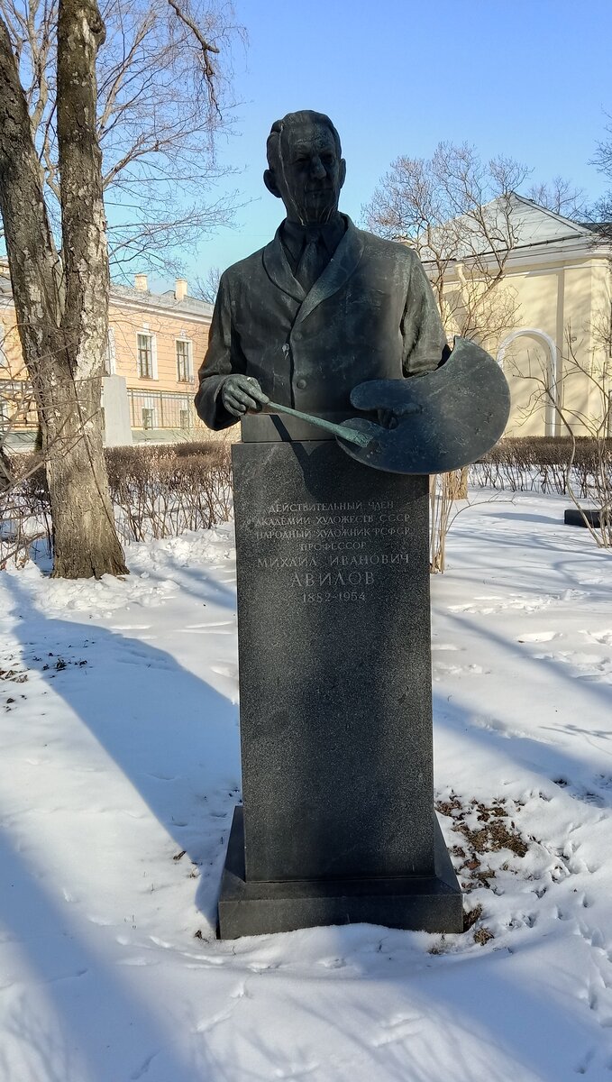 Фото 2. В Некрополе Александро-Невской Лавры