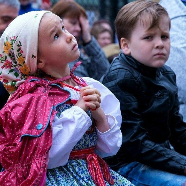 Православное воспитание. Православные дети. Воспитание детей в православии. Верующие люди.