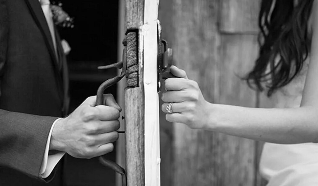 Быть неуязвимыми для нарциссов и сохранить свою личность сложно , но возможно.