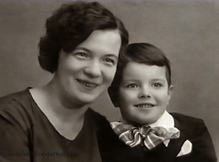 Маленький Вячеслав Шалевич с мамой Еленой Ивановной
