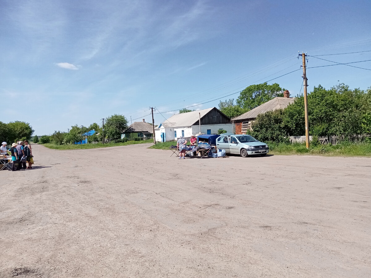 В этой машине к нам приехали треники и комнатные тапочки