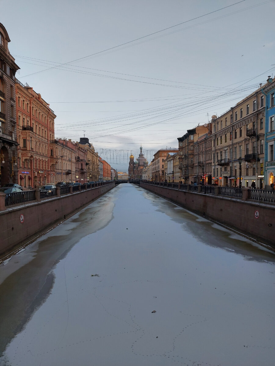 Вид на Спас-На-Крови.