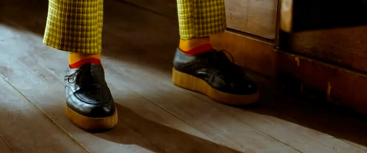 Кадр из х/ф "Стиляги. Источник: https://antirockcult.ru/sssr-i-polza-recenzija-na-hud-film-stiljagi/