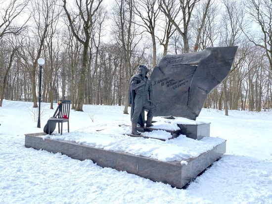 Памятник Игорю Талькову в городе Щёкино Тульской области.
