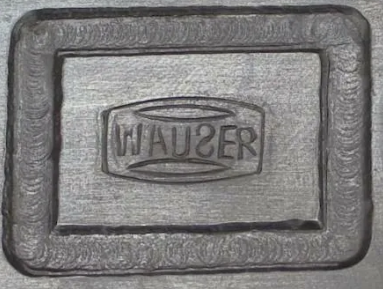 Ошибочная эмблема «WAUSER» на китайской подделке под пистолет «Маузера» обр. 1896 г.