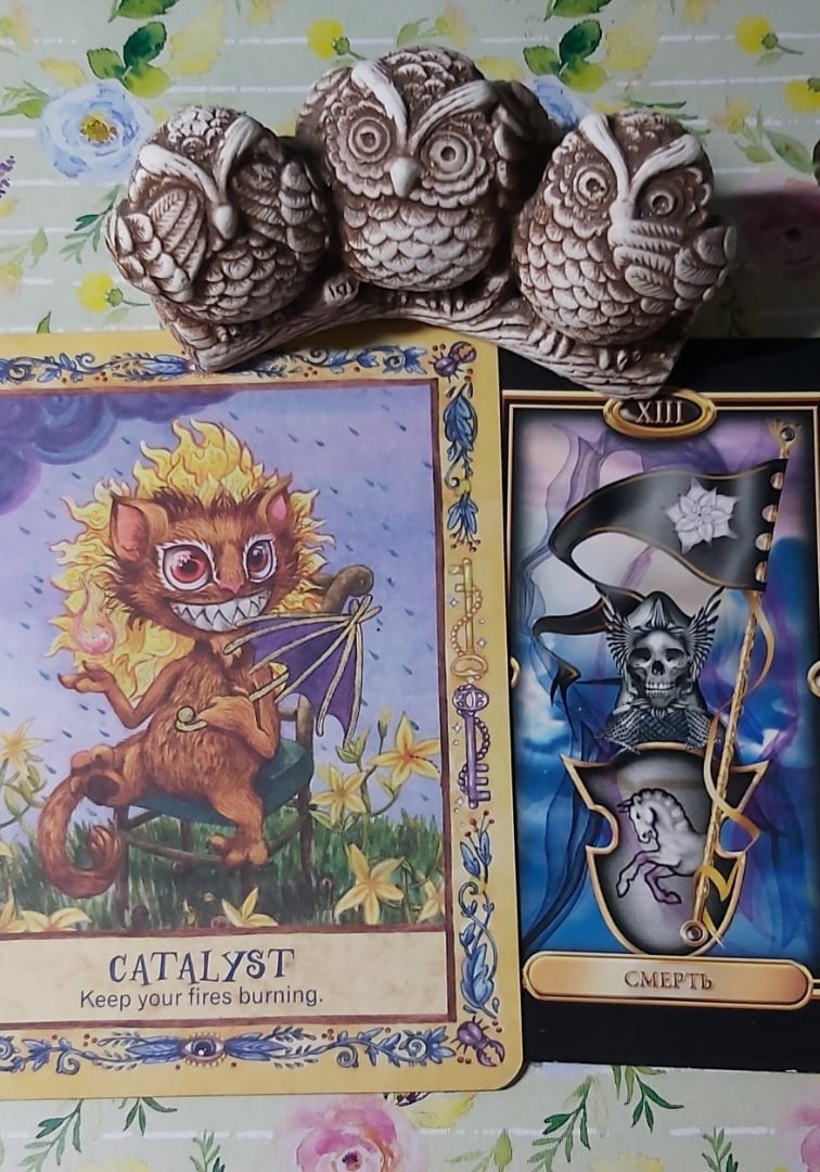 Колоды: "Золочёное Таро" Чиро Марчетти и "Secret Woods. Guides and Inspirational messages" by Kelly Patton with Red Feather MBS 