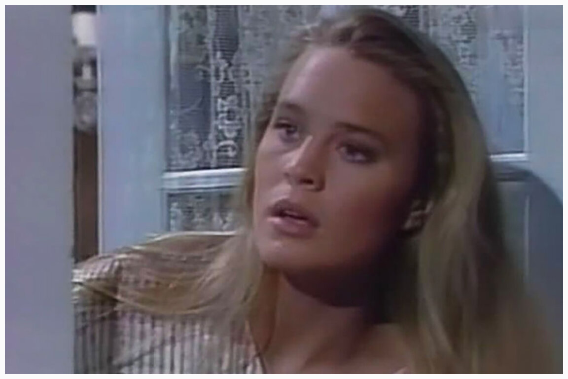 Робин Райт в роли Келли