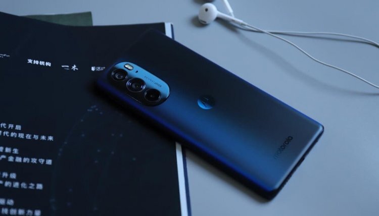 Это Moto Edge X30 — самый мощный Android-смартфон в мире