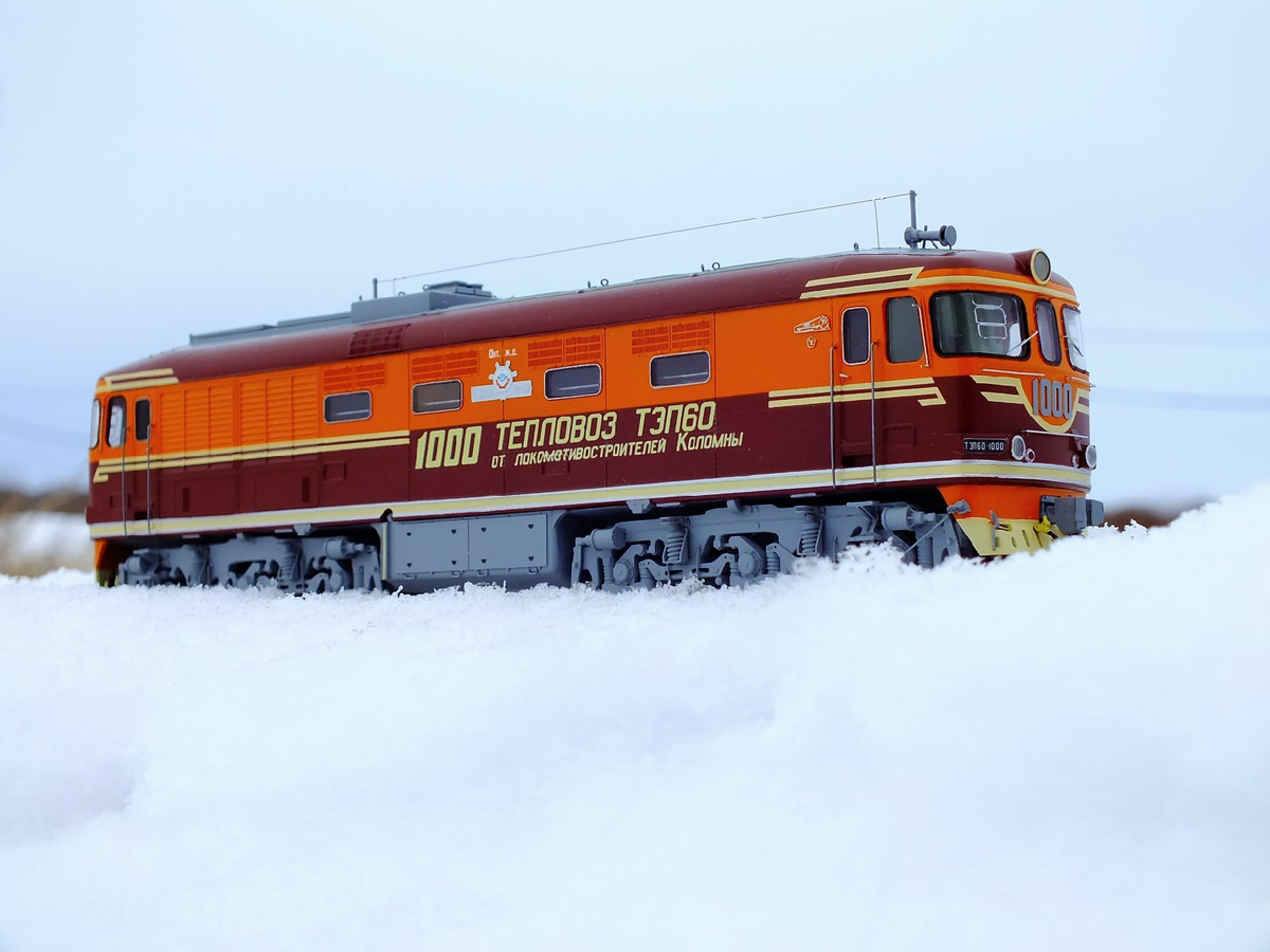 Модель тепловоза ТЭП60-1000