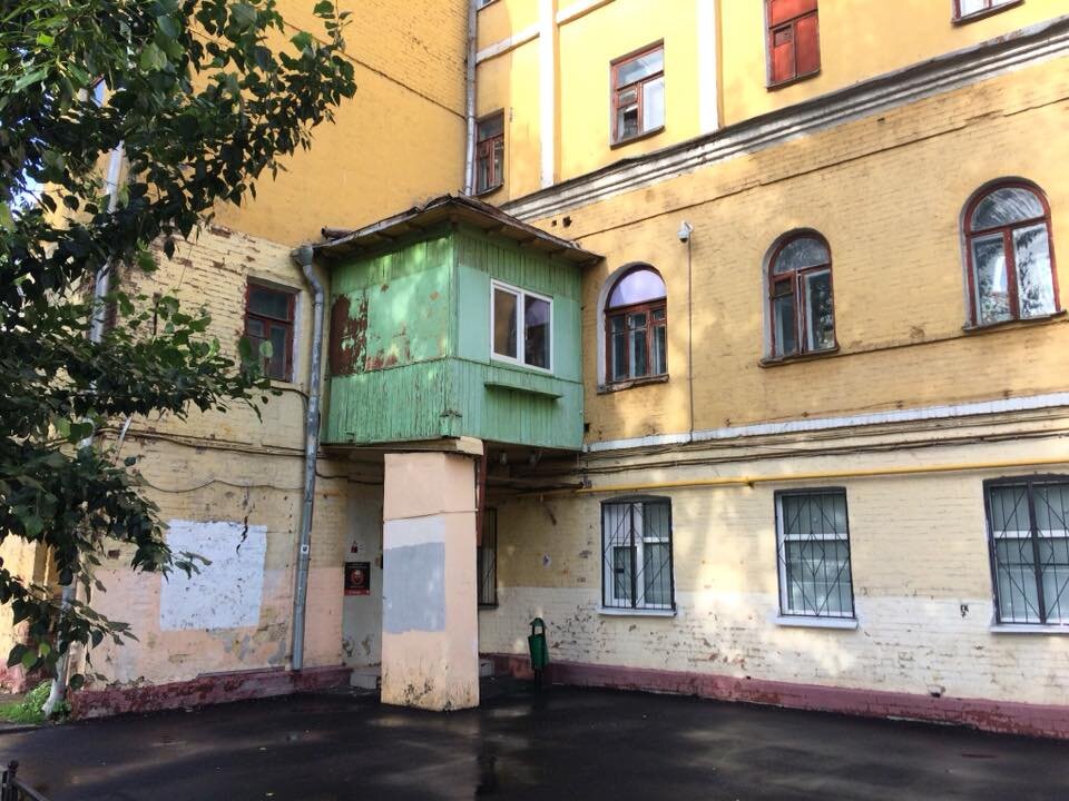 Ул. Бауманская, 46 (во дворе). Источник изображения: «Москва. Детали». 