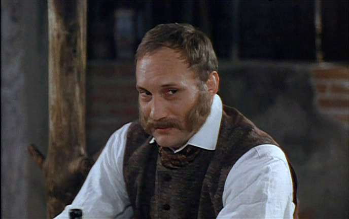 А это глава семейства Джон Пирибингл. Евгений Сидихин - идеальное попадание в образ любящего мужа и отца, очень достойного джентльмена.