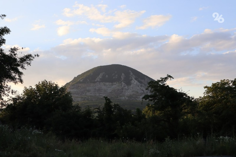 Гора змейка красный Пахарь