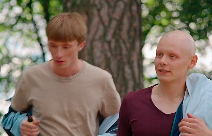 Борис Савенко и Артём Каратаев в ролях маргиналов 