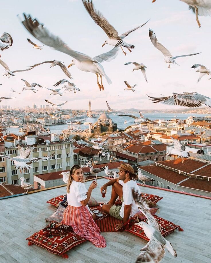 «Для Европы рестораны и отели потеряли бы 50% своих доходов. Наиболее подвержены влиянию авиалинии и круизные операторы 90% и 70% потерь для туроператоров и других туристических агентств». 
По данным Всемирной туристической организации, только в 2020 году туристический поток снизится на 20-30%.

Европейская комиссия призывает к «новому плану Маршалла», используя деньги из бюджета ЕС для спасения туристической индустрии. Туризм будет также одним из первых бенефициаров Фонда восстановления.