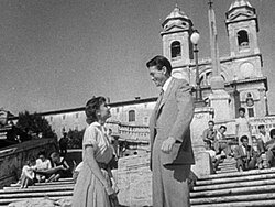  Грегори Пек и Одри Хепбёрн в фильме «Римские каникулы» (1953)  