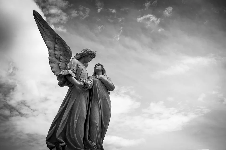 https://pixabay.com/photos/cemetery-peace-angel-sculpture-1655378/