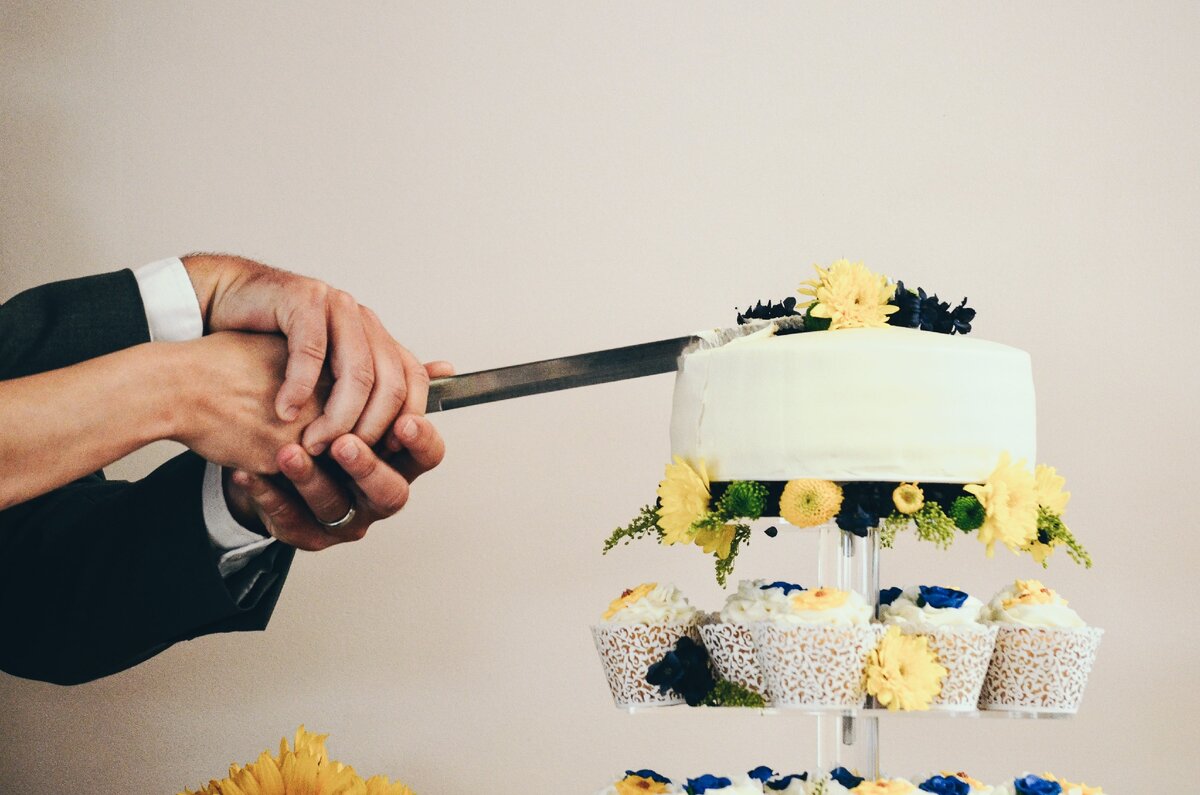 Денежный торт на свадьбу - 71 photo