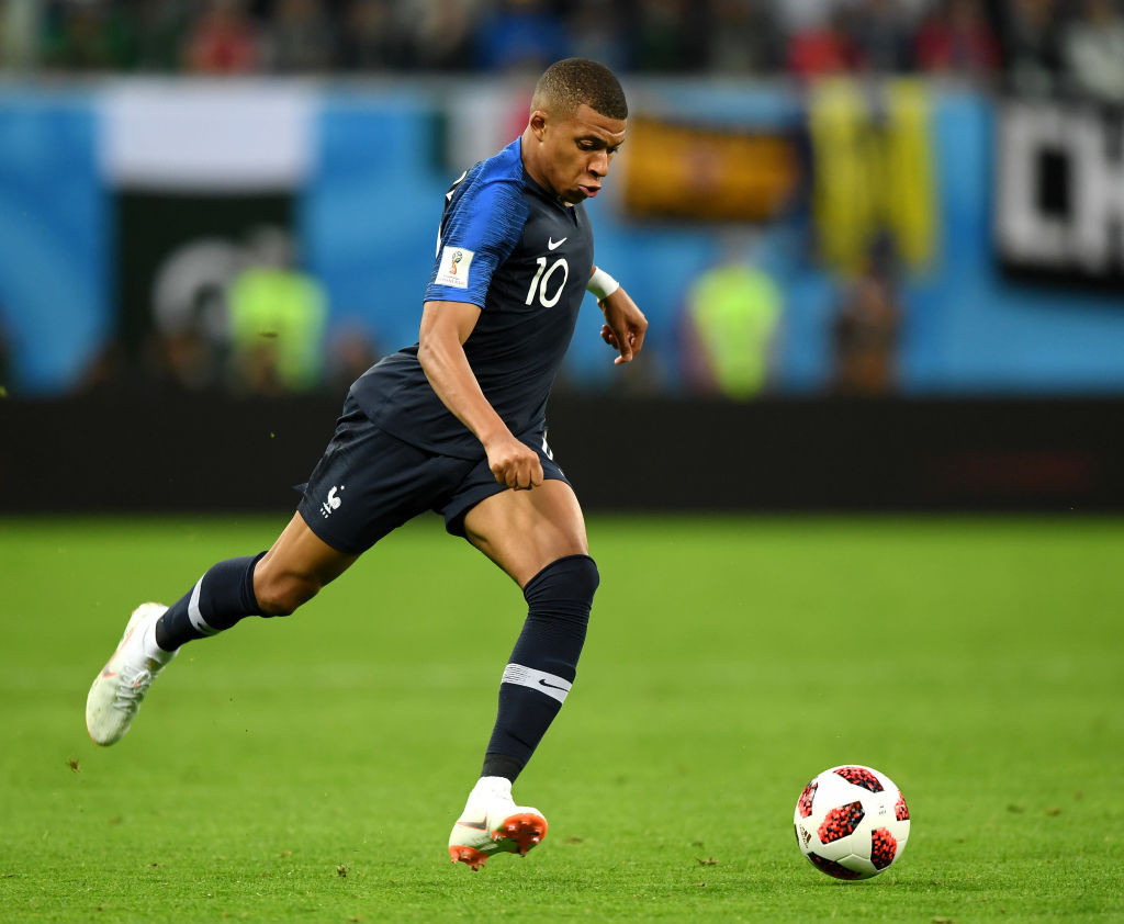 Перед ударом по воротам