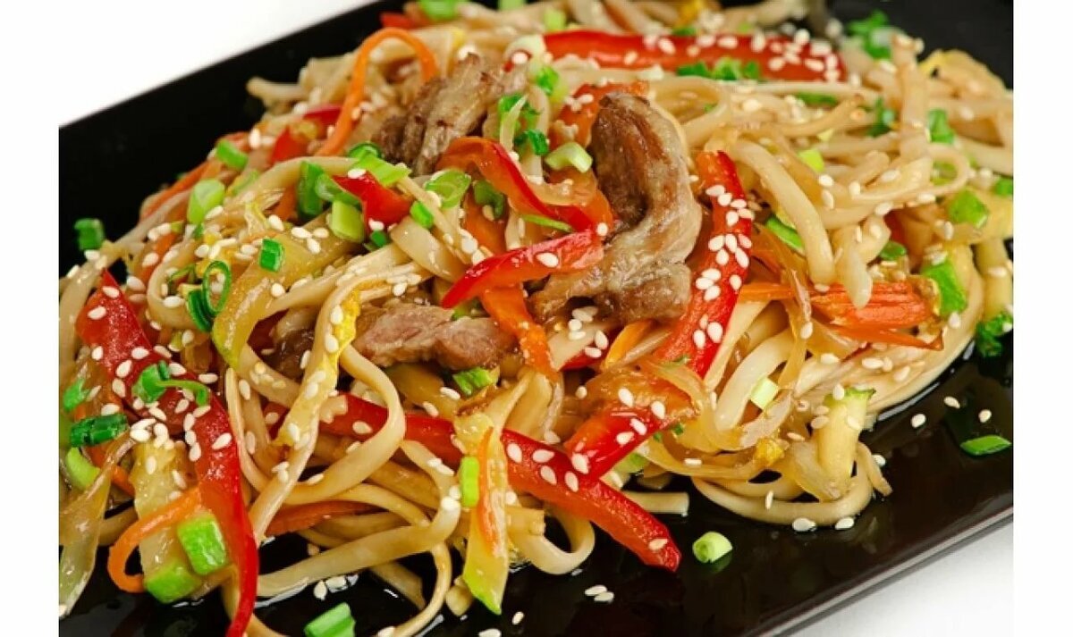 Удон готовится с мясом и овощами,с рыбой или используется в супе.