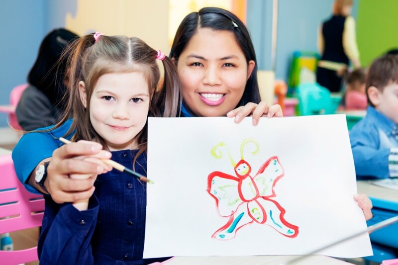 Няня воспитатель работает в школе