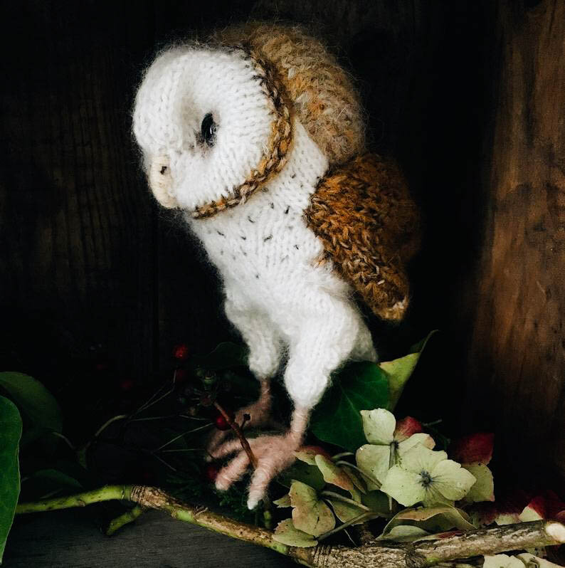 Вязаная сова-сипуха. Источник фото https://www.etsy.com/listing/738670048/knitting-pattern-barn-owl?ref=shop_home_active_6&bes=1