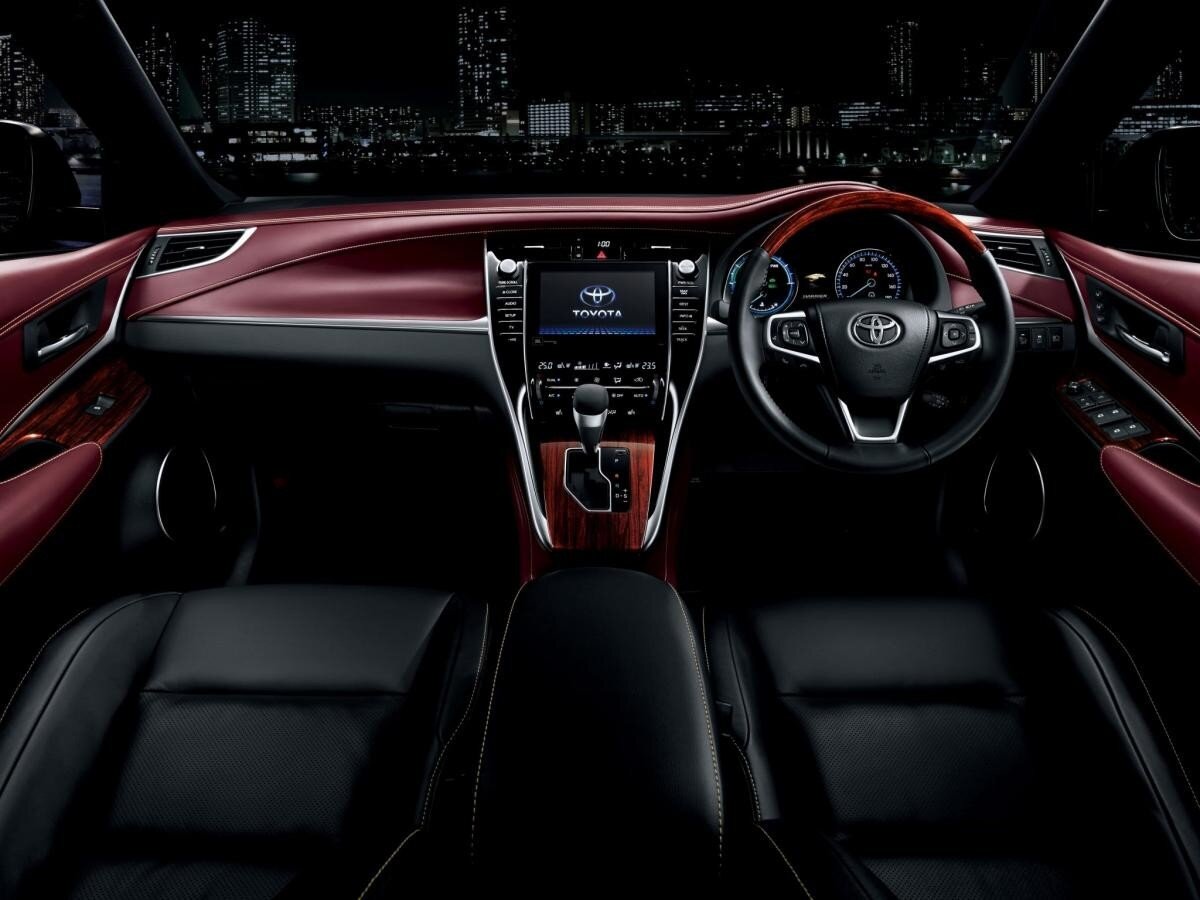 Качество отделки салона на уровне люксовых авто.