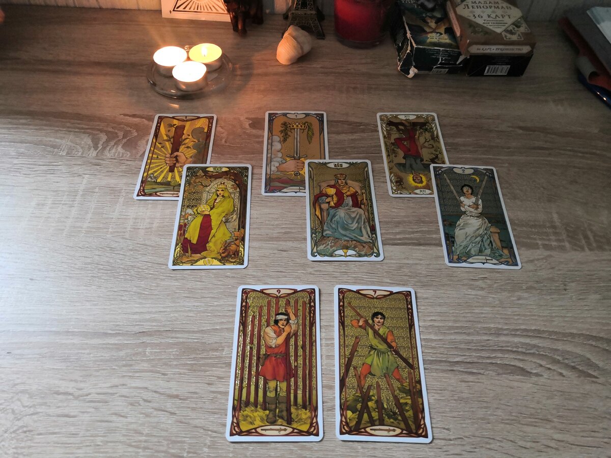Фото автора, golden art nouveau tarot 