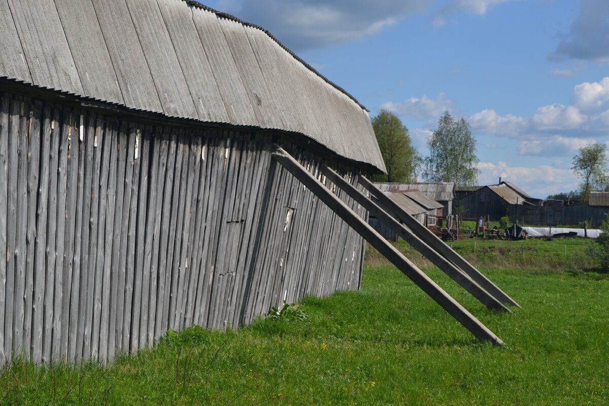 А в деревнях такого никому ненужного "барахла" завались.  @Горбунов Сергей Канал Самостройщика. 